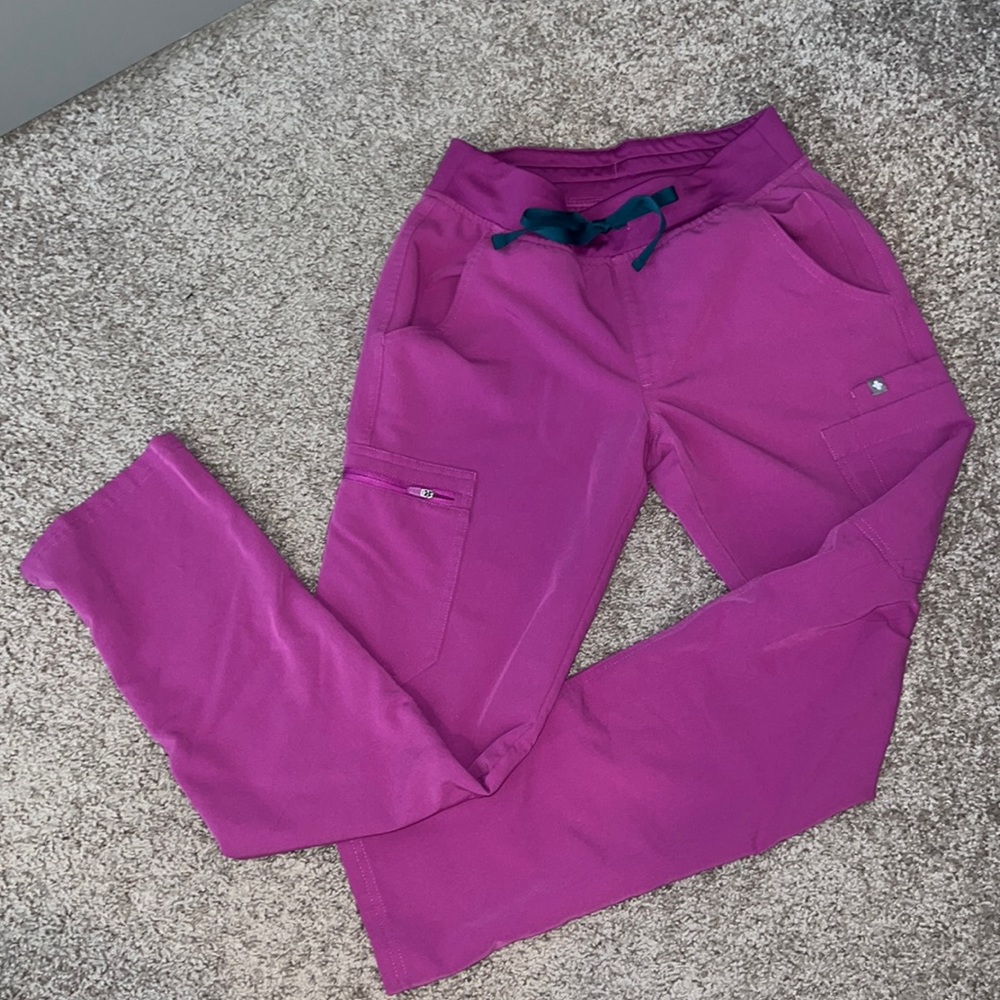 Figs Kade Cargo Scrub pants XS magenta